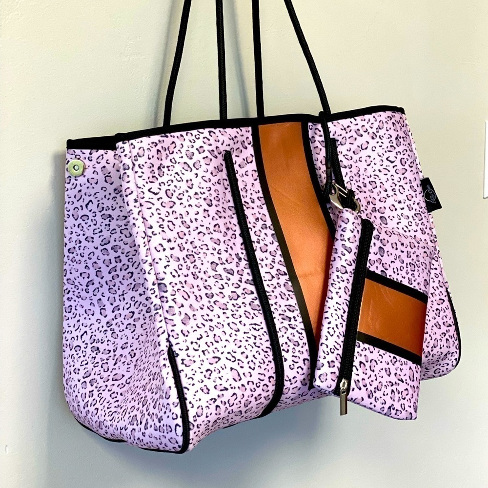 Brand NEW Georgia Tote & Clutch in ~ Rose Gold Leopard 💖